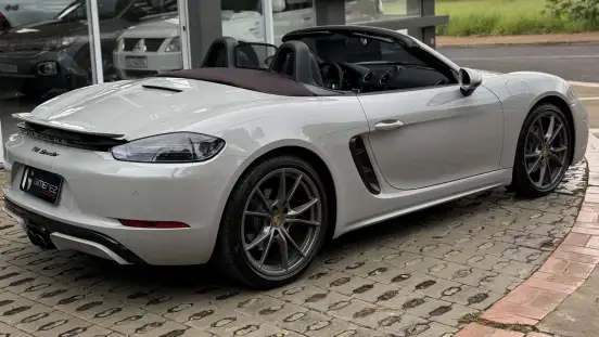 PORSCHE-718-2024