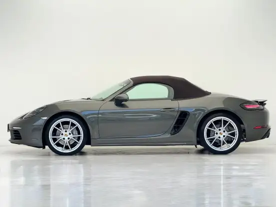 PORSCHE-718-2024