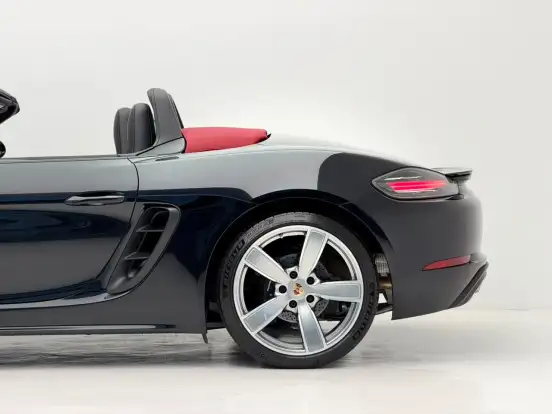 PORSCHE-718-2023