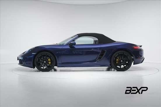PORSCHE-718-2022