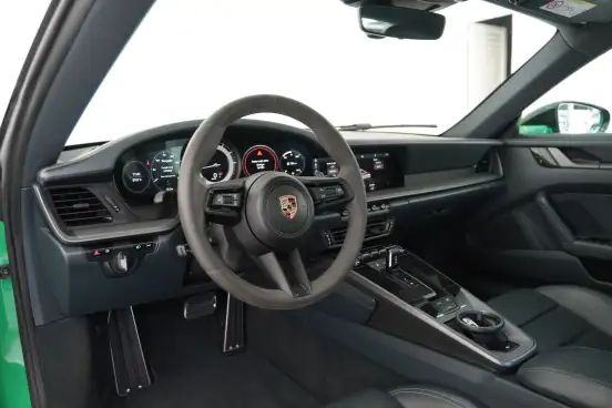 PORSCHE-911-2020
