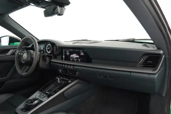 PORSCHE-911-2020