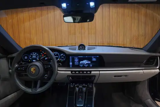 PORSCHE-911-2021