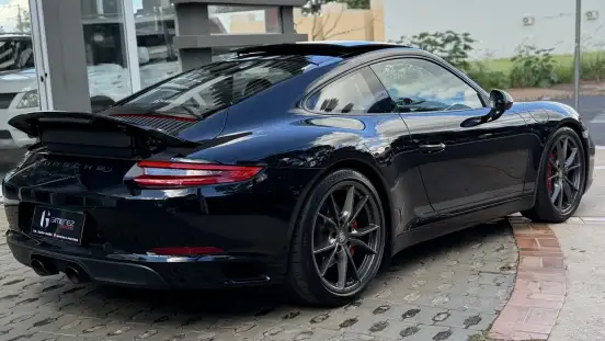 PORSCHE-911-2018
