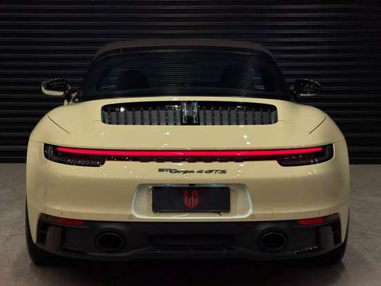 PORSCHE-911-2024