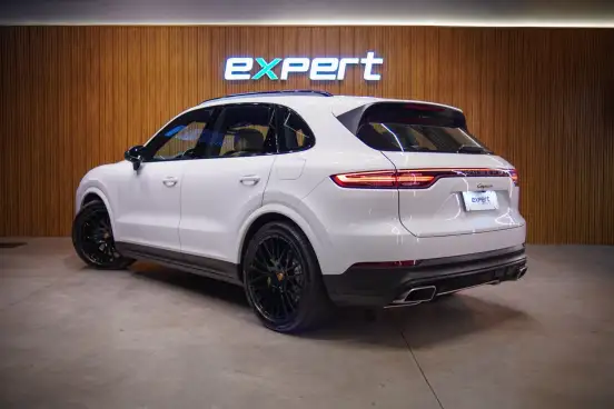 PORSCHE-CAYENNE-2021