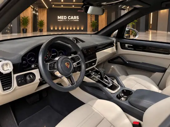 PORSCHE-CAYENNE-2022