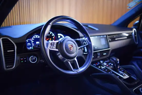 PORSCHE-CAYENNE-2019