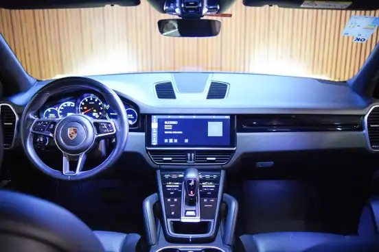 PORSCHE-CAYENNE-2019