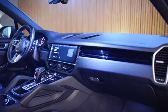 PORSCHE-CAYENNE-2019