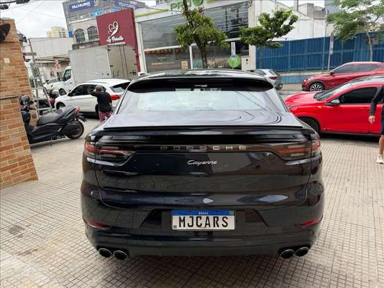 PORSCHE-CAYENNE-2020