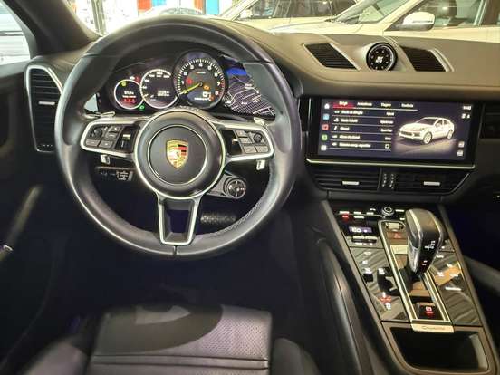 PORSCHE-CAYENNE-2023