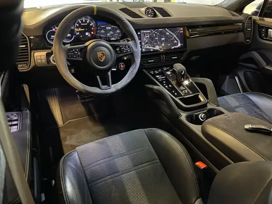 PORSCHE-CAYENNE-2022