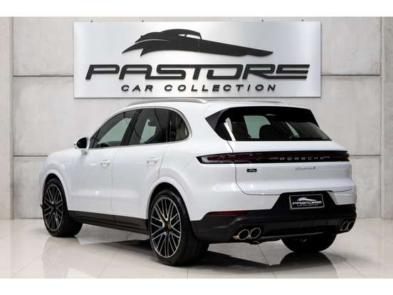 PORSCHE-CAYENNE-2023
