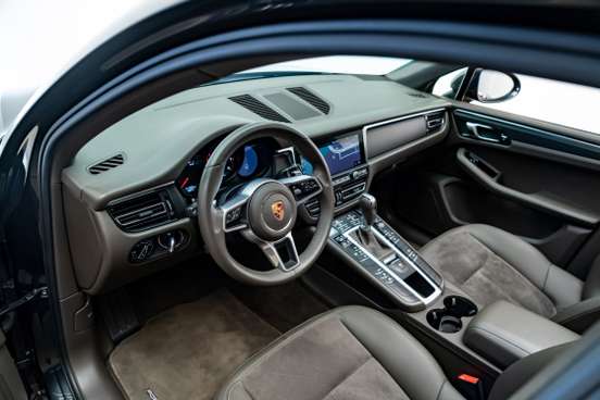 PORSCHE-MACAN-2020