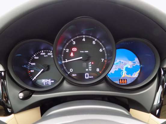 PORSCHE-MACAN-2022