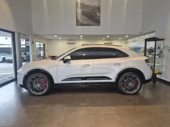 PORSCHE-MACAN-2025