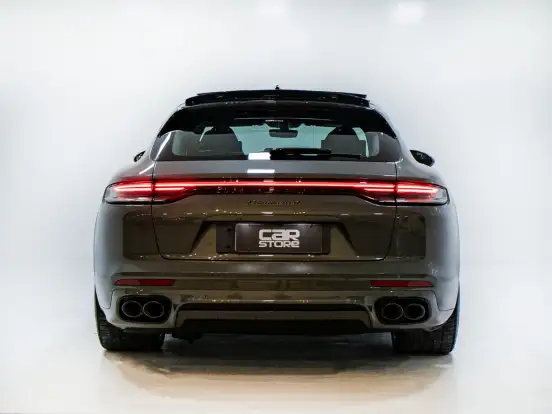 PORSCHE-PANAMERA-2022