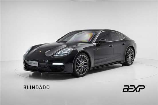 PORSCHE-PANAMERA-2023