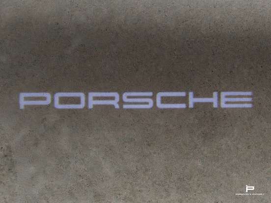 PORSCHE-TAYCAN-2022