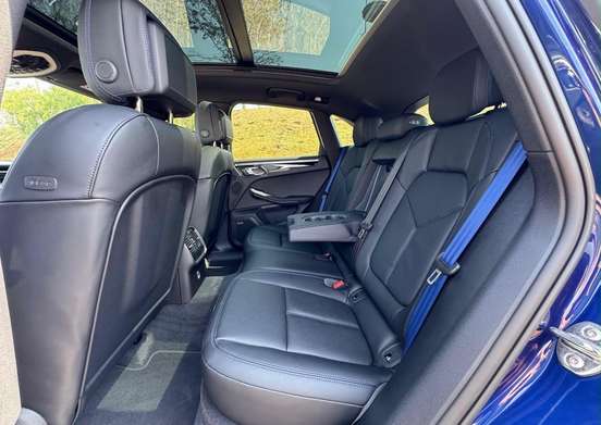 PORSCHE-MACAN-2024
