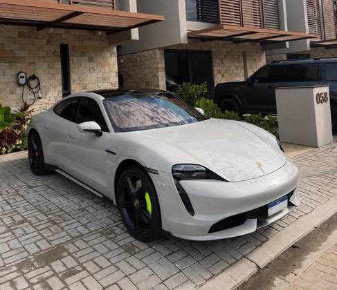 PORSCHE TAYCAN TURBO ELÉTRICO