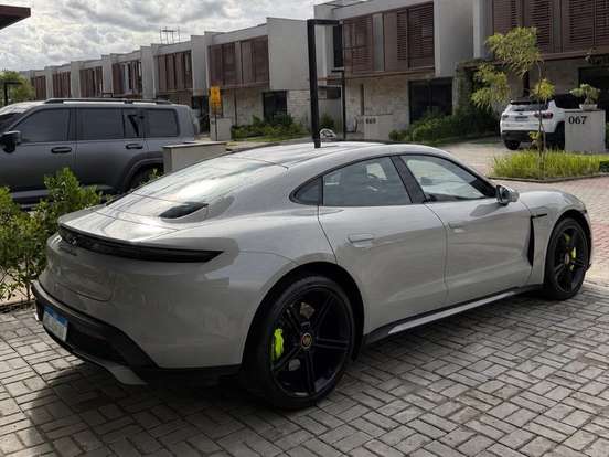 PORSCHE-TAYCAN-TURBO ELÉTRICO PORSCHE-TAYCAN-2021