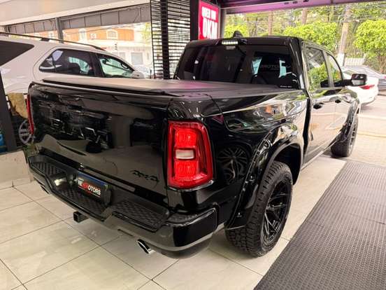 RAM-1500-3.0 HURRICANE 6 BITURBO GASOLINA LARAMIE NIGHT EDITION CD 4X4 AUTOMÁTICO RAM-1500-2024
