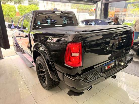 RAM-1500-3.0 HURRICANE 6 BITURBO GASOLINA LARAMIE NIGHT EDITION CD 4X4 AUTOMÁTICO RAM-1500-2024