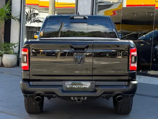 RAM-1500-5.7 V8 GASOLINA REBEL CD 4X4 AUTOMÁTICO RAM-1500-2022