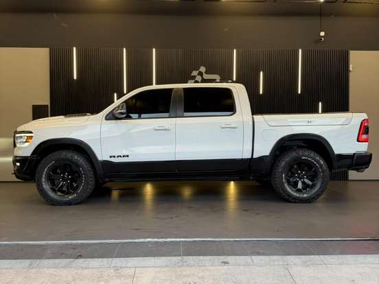 RAM-1500-5.7 V8 GASOLINA REBEL CD 4X4 AUTOMÁTICO RAM-1500-2022