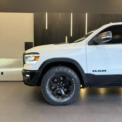 RAM-1500-5.7 V8 GASOLINA REBEL CD 4X4 AUTOMÁTICO RAM-1500-2022