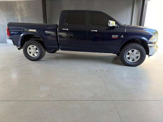 RAM-2500-6.7 LARAMIE 4X4 CD I6 TURBO DIESEL 4P AUTOMÁTICO RAM-2500-2012