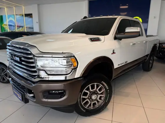 RAM 3500 6.7 I6 TURBO DIESEL LIMITED LONGHORN CD 4X4  AUTOMÁTICO