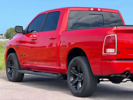 RAM-CLASSIC-5.7 V8 GASOLINA LARAMIE NIGHT EDITION CD 4X4 AUTOMÁTICO RAM-CLASSIC-2022