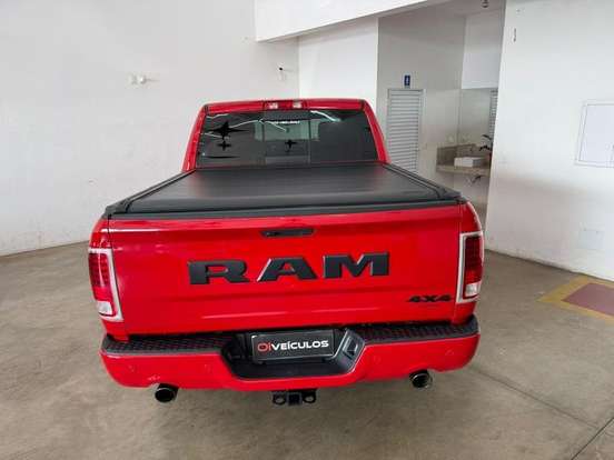 RAM-CLASSIC-5.7 V8 GASOLINA LARAMIE NIGHT EDITION CD 4X4 AUTOMÁTICO RAM-CLASSIC-2023