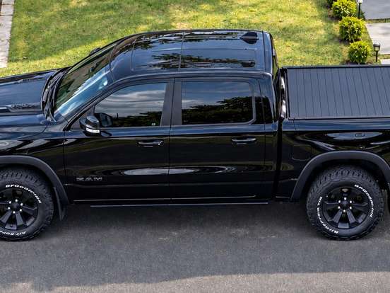 RAM-1500-5.7 V8 GASOLINA REBEL CD 4X4 AUTOMÁTICO RAM-1500-2022
