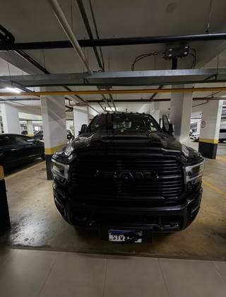 RAM 2500 6.7 I6 TURBO DIESEL LARAMIE NIGHT EDITION CD 4X4 AUTOMÁTICO