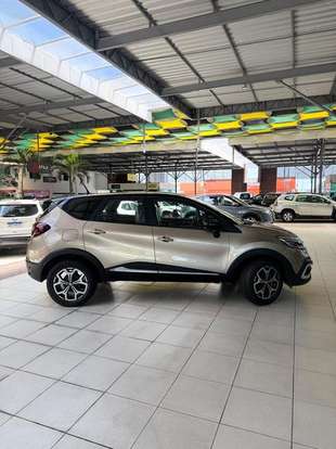 RENAULT-CAPTUR-2021