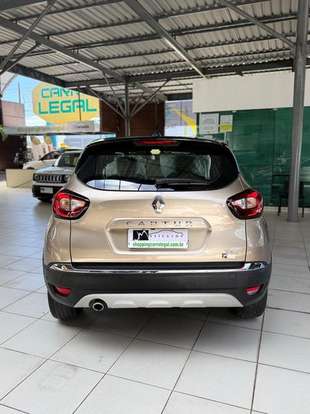 RENAULT-CAPTUR-2021