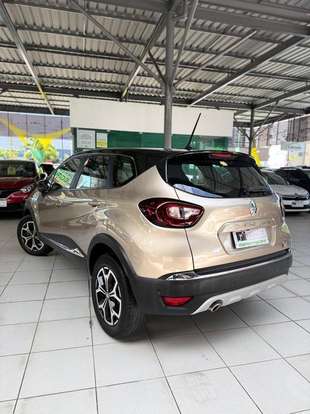 RENAULT-CAPTUR-2021