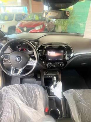 RENAULT-CAPTUR-2021