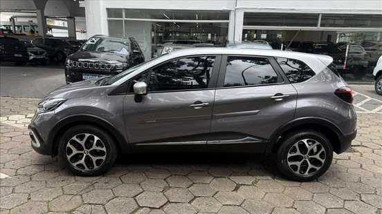 RENAULT-CAPTUR-2021