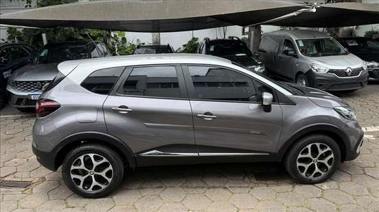 RENAULT-CAPTUR-2021