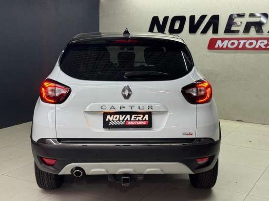 RENAULT-CAPTUR-2021