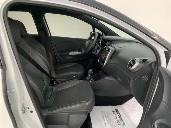 RENAULT-CAPTUR-2021