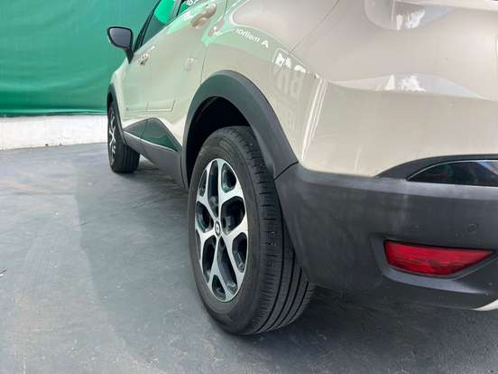 RENAULT-CAPTUR-2019