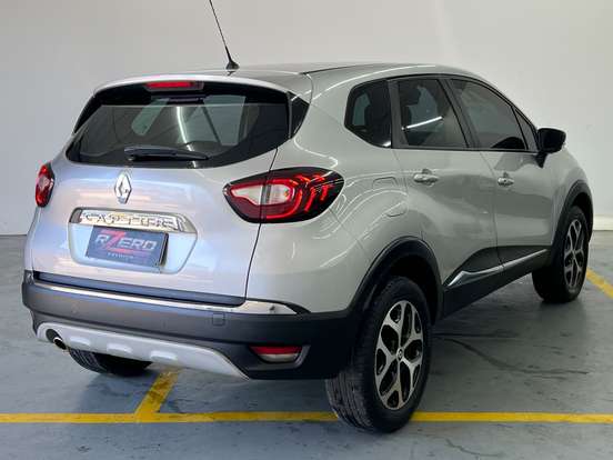 RENAULT-CAPTUR-2021