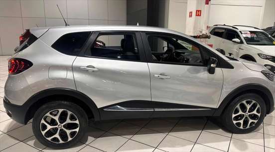 RENAULT-CAPTUR-2021