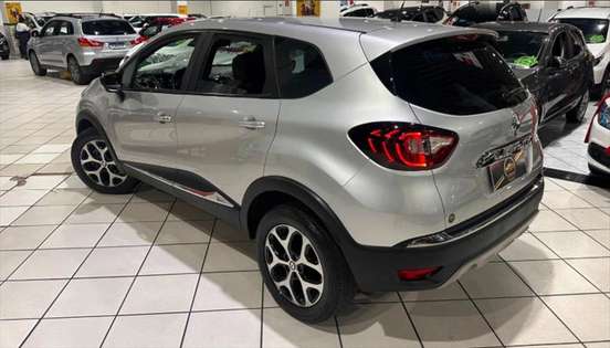 RENAULT-CAPTUR-2021